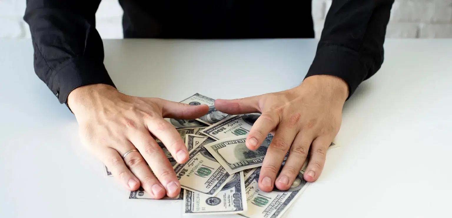 Ilustración sobre prevención de lavado de dinero en empresas